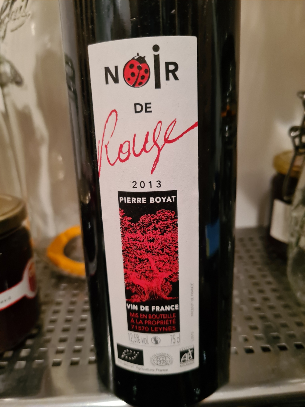 NOIR DE ROUGE